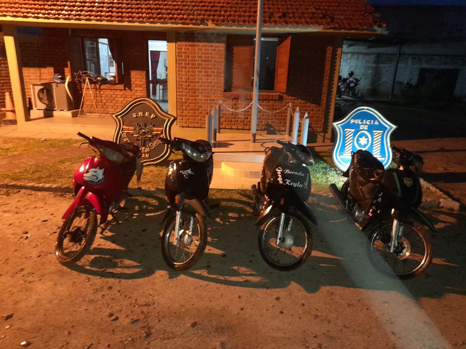 La policía encontró 4 motos robadas dentro de un depósito municipal de Orán